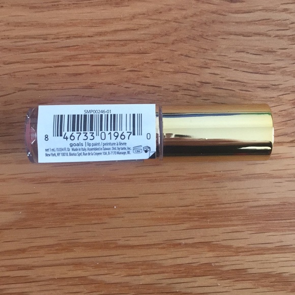 Makeup & skincare bundle + FREE GIFT 🎁 - Picture 6 of 8